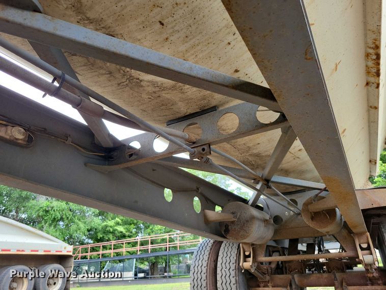 image for item EA2473 2003 SmithCo side dump trailer