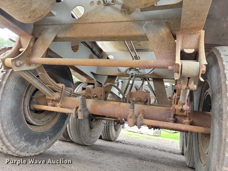 image for item EA2473 2003 SmithCo side dump trailer