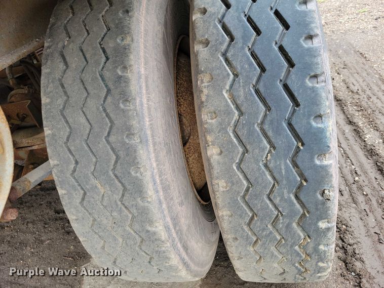 image for item EA2473 2003 SmithCo side dump trailer