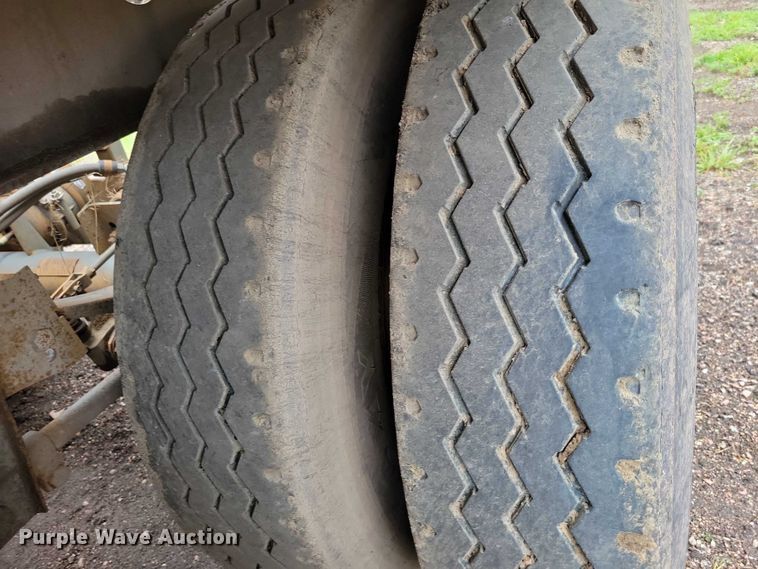 image for item EA2473 2003 SmithCo side dump trailer