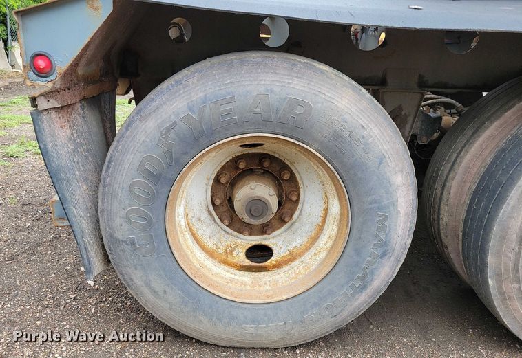 image for item EA2473 2003 SmithCo side dump trailer