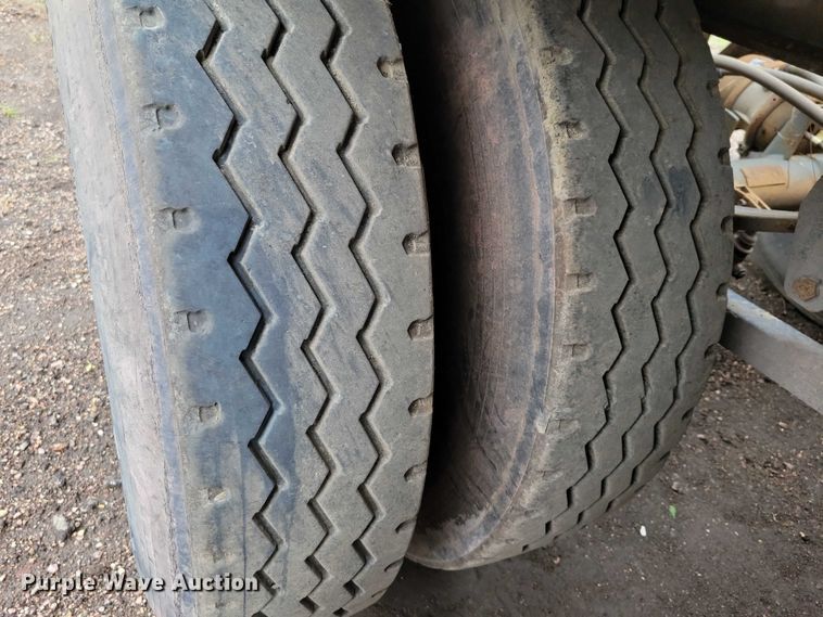 image for item EA2473 2003 SmithCo side dump trailer