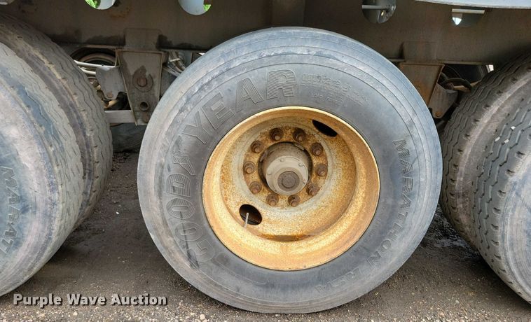 image for item EA2473 2003 SmithCo side dump trailer