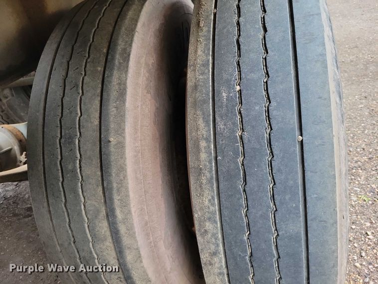 image for item EA2473 2003 SmithCo side dump trailer