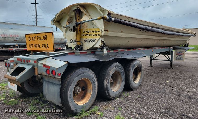 image for item EA2474 2003 SmithCo side dump trailer