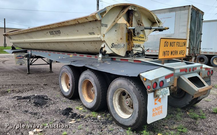 image for item EA2474 2003 SmithCo side dump trailer