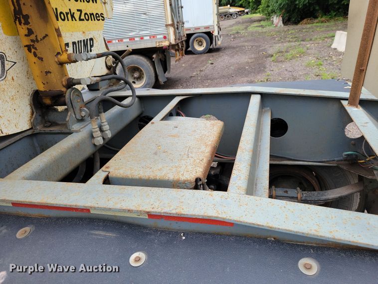 image for item EA2474 2003 SmithCo side dump trailer