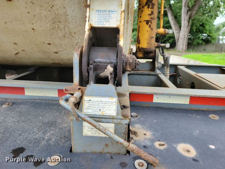 image for item EA2474 2003 SmithCo side dump trailer