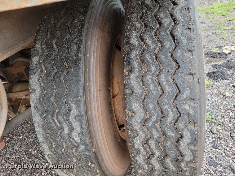 image for item EA2474 2003 SmithCo side dump trailer