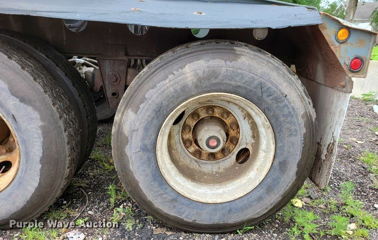 image for item EA2474 2003 SmithCo side dump trailer