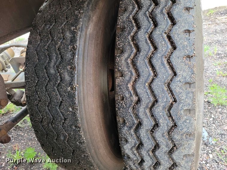 image for item EA2474 2003 SmithCo side dump trailer