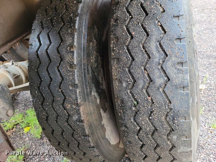 image for item EA2474 2003 SmithCo side dump trailer