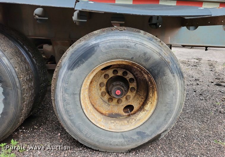 image for item EA2474 2003 SmithCo side dump trailer