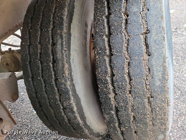 image for item EA2474 2003 SmithCo side dump trailer