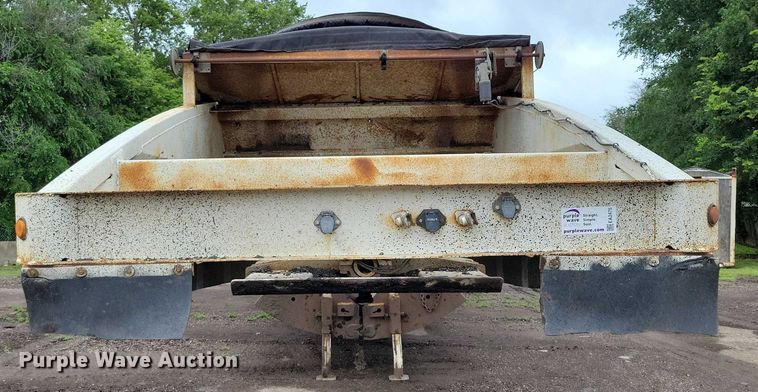image for item EA2475 2001 Load King bottom dump trailer