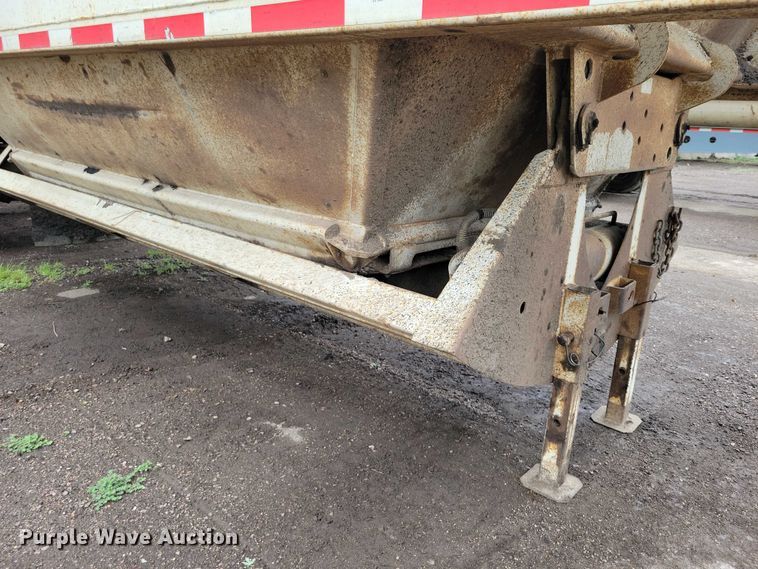 image for item EA2475 2001 Load King bottom dump trailer