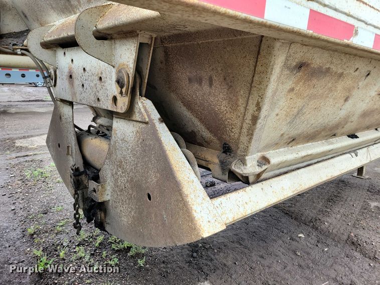 image for item EA2475 2001 Load King bottom dump trailer