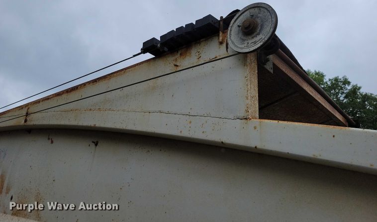 image for item EA2475 2001 Load King bottom dump trailer