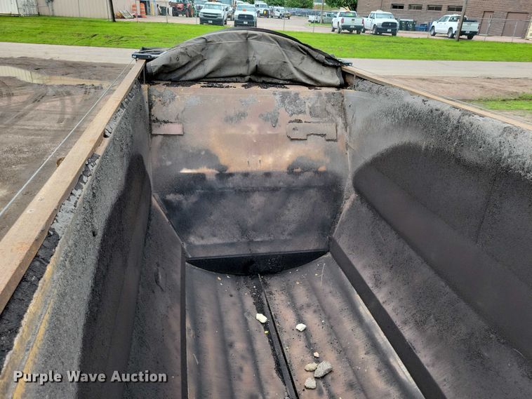 image for item EA2475 2001 Load King bottom dump trailer