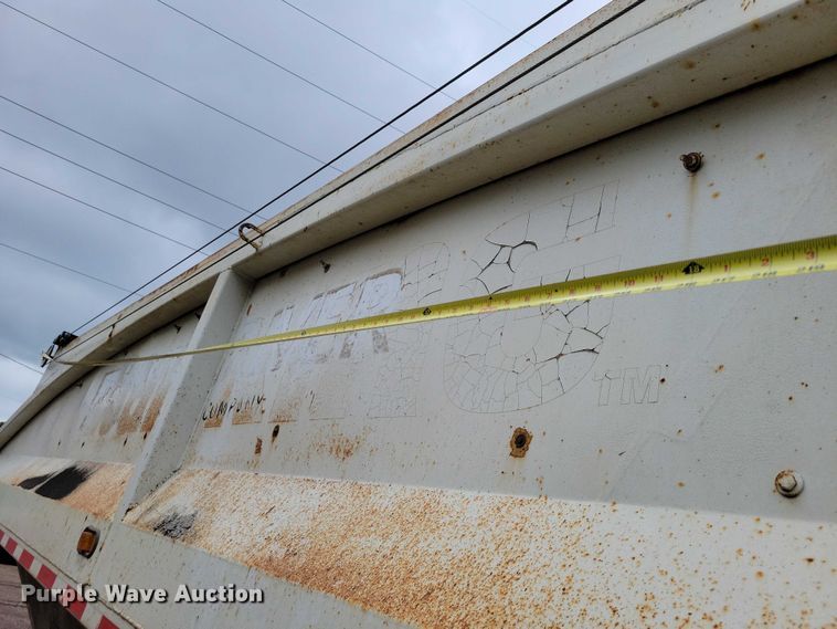 image for item EA2475 2001 Load King bottom dump trailer