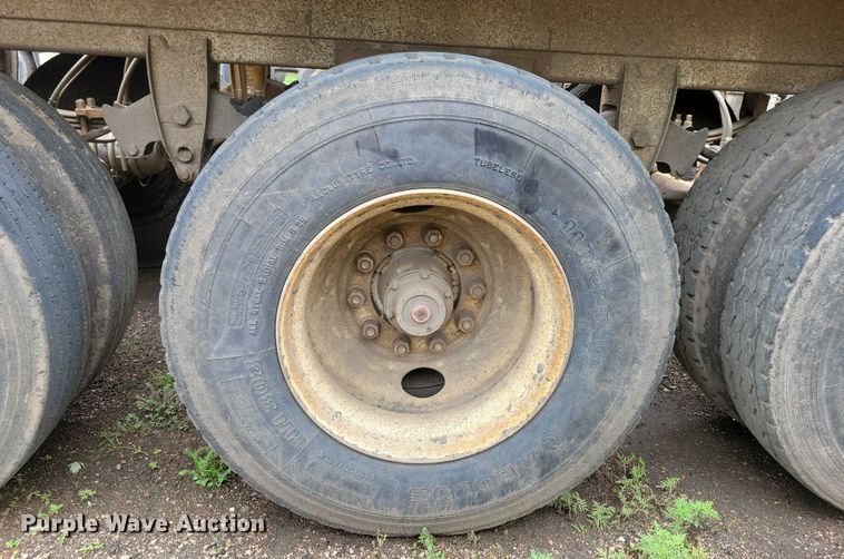 image for item EA2475 2001 Load King bottom dump trailer