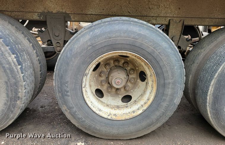 image for item EA2475 2001 Load King bottom dump trailer