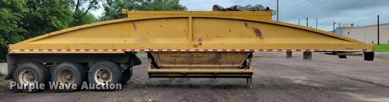 image for item EA2476 2001 Load King bottom dump trailer