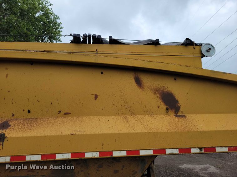 image for item EA2476 2001 Load King bottom dump trailer