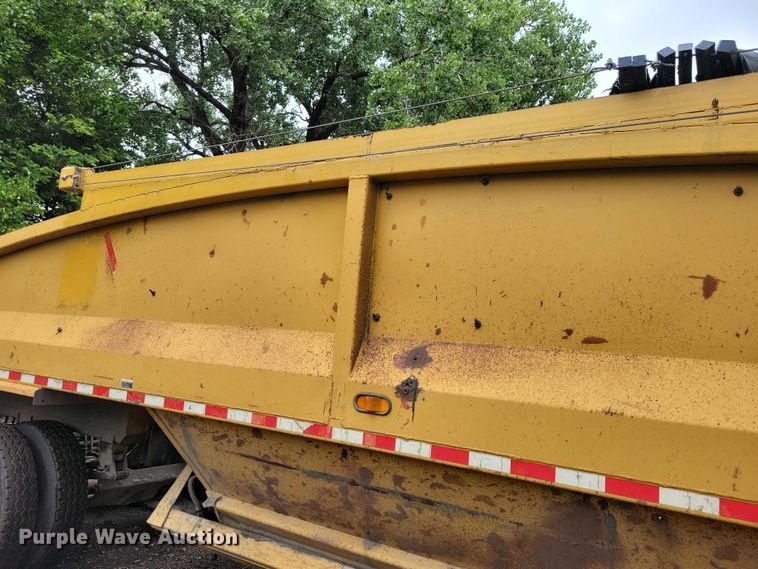 image for item EA2476 2001 Load King bottom dump trailer