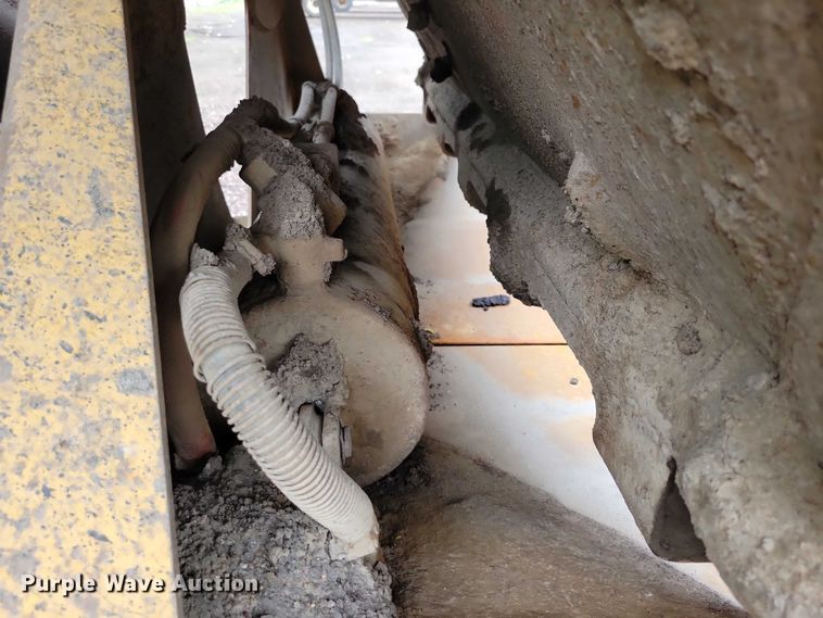 image for item EA2476 2001 Load King bottom dump trailer