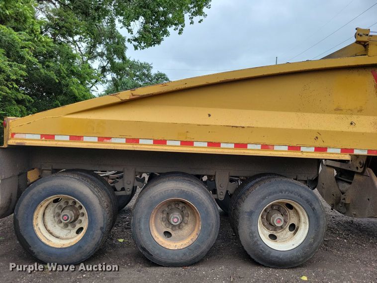 image for item EA2476 2001 Load King bottom dump trailer