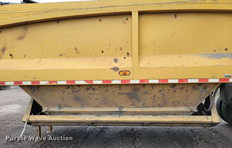 image for item EA2476 2001 Load King bottom dump trailer