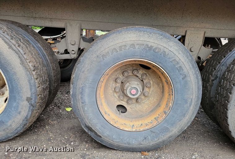 image for item EA2476 2001 Load King bottom dump trailer