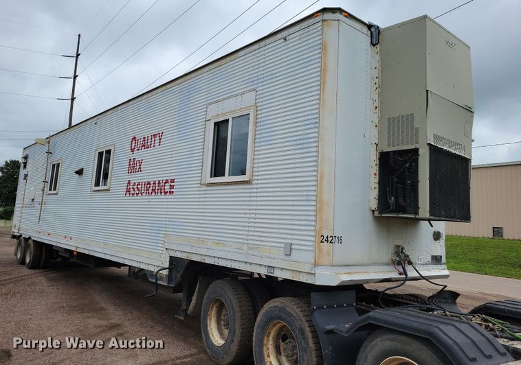 image for item EA2477 1984 Dorsey dry van office trailer