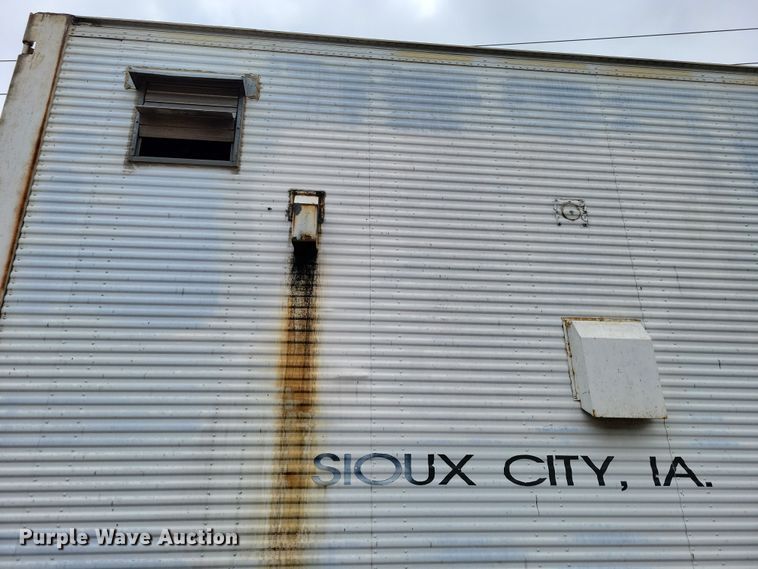 image for item EA2477 1984 Dorsey dry van office trailer