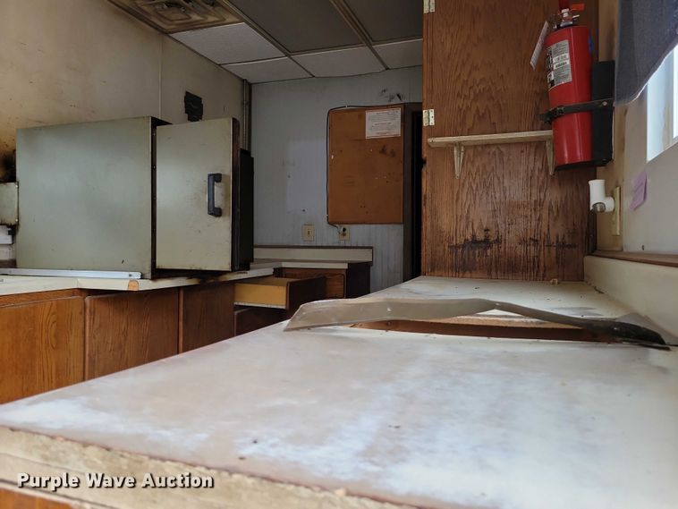 image for item EA2477 1984 Dorsey dry van office trailer