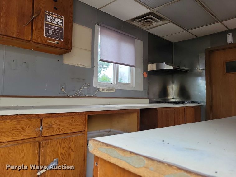 image for item EA2477 1984 Dorsey dry van office trailer