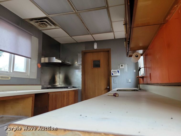 image for item EA2477 1984 Dorsey dry van office trailer