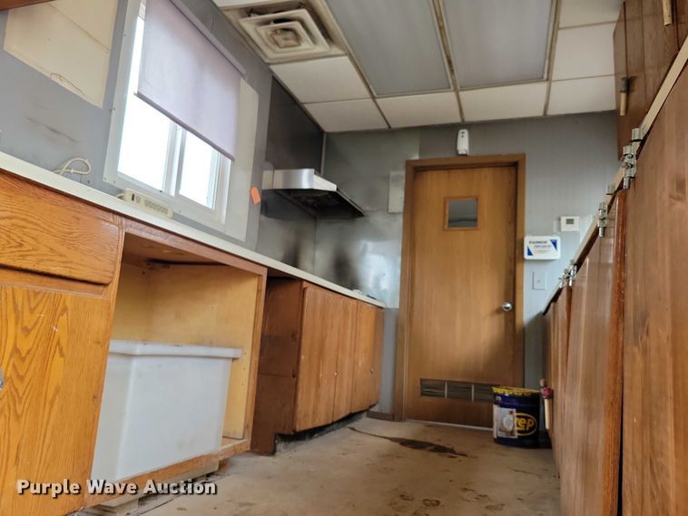 image for item EA2477 1984 Dorsey dry van office trailer