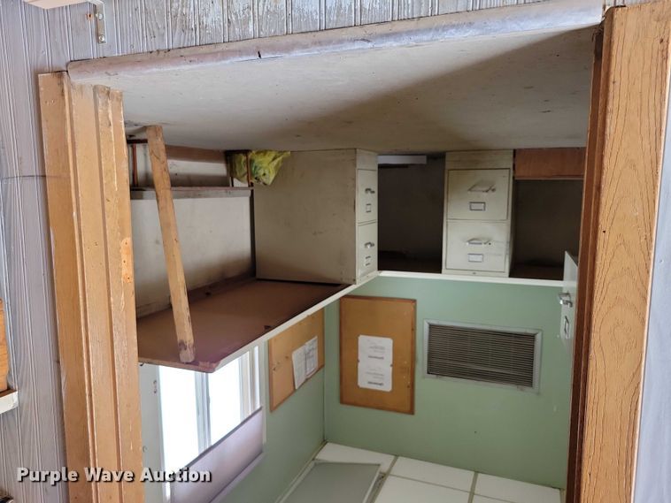 image for item EA2477 1984 Dorsey dry van office trailer