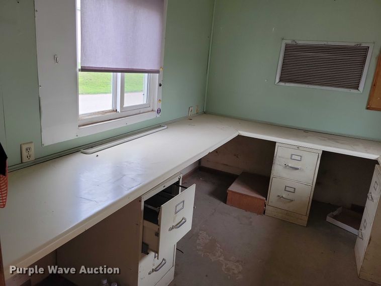 image for item EA2477 1984 Dorsey dry van office trailer