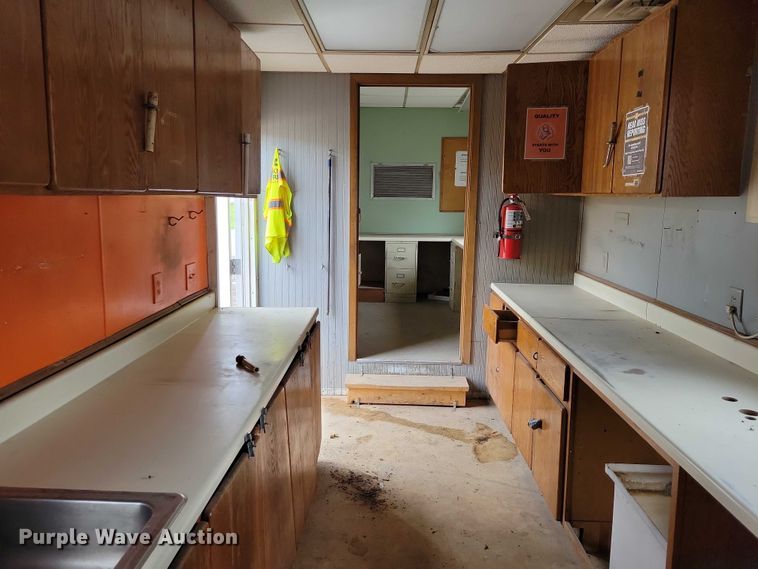 image for item EA2477 1984 Dorsey dry van office trailer