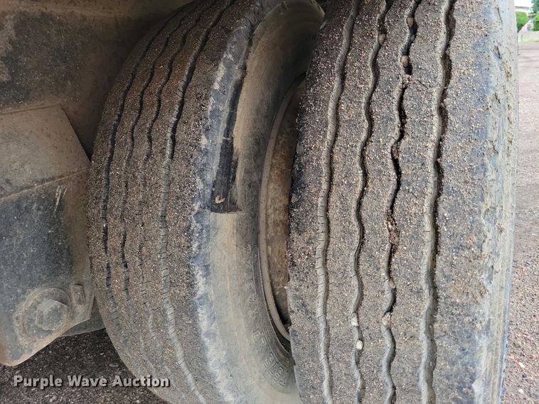 image for item EA2477 1984 Dorsey dry van office trailer