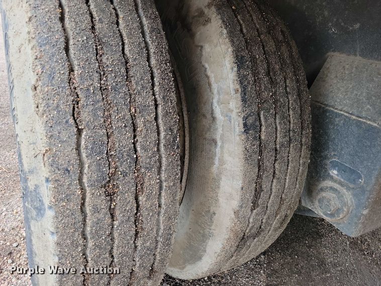 image for item EA2477 1984 Dorsey dry van office trailer