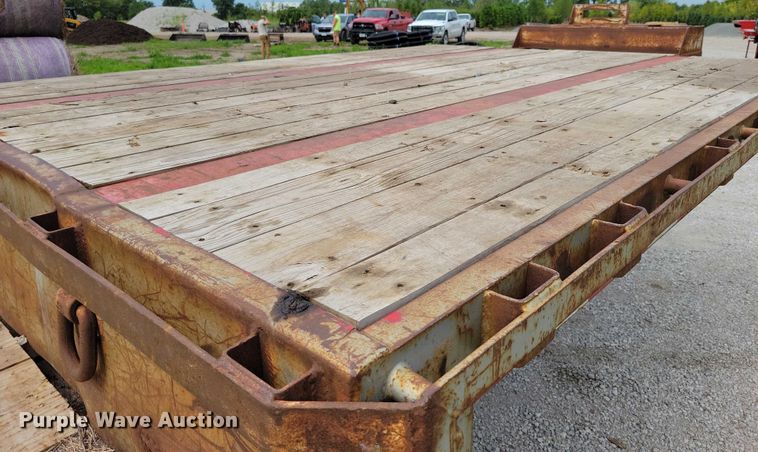 image for item EA2482 2001 Jet drop deck equipment trailer