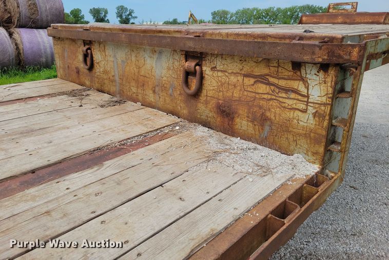 image for item EA2482 2001 Jet drop deck equipment trailer