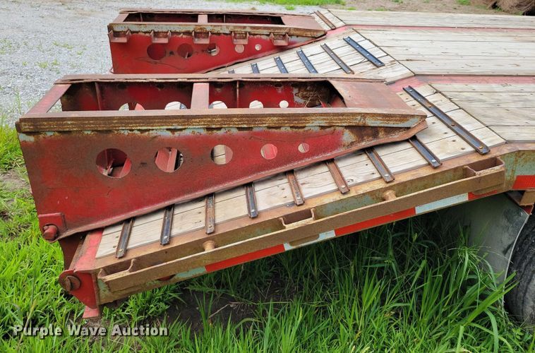 image for item EA2482 2001 Jet drop deck equipment trailer