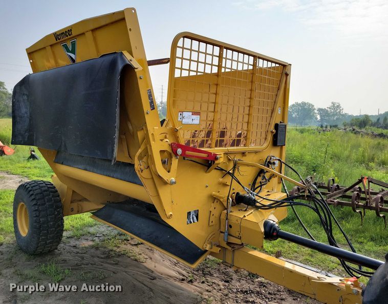 image for item EA2484 2017 Vermeer BPX9000 bale processor