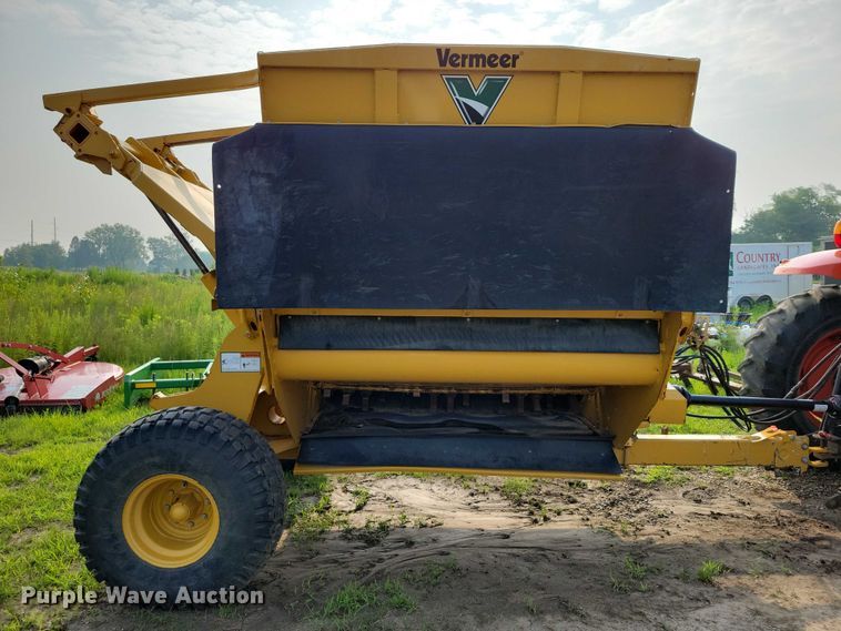 image for item EA2484 2017 Vermeer BPX9000 bale processor