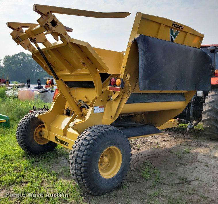 image for item EA2484 2017 Vermeer BPX9000 bale processor